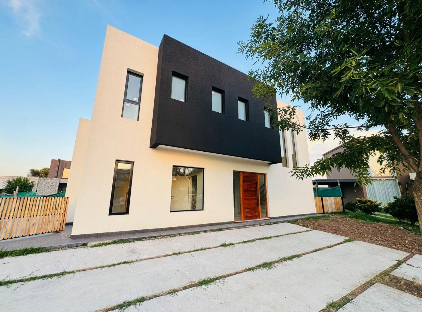 Casa en Venta- 4 ambientes- El Molino Sur- Haras Santa Maria-