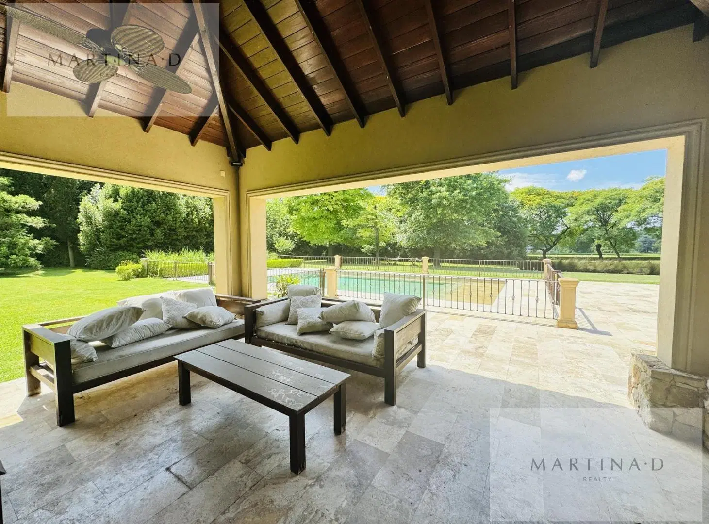Casa en Venta - 8 ambientes -  Jardín - Pileta - Country San Jorge Village 4