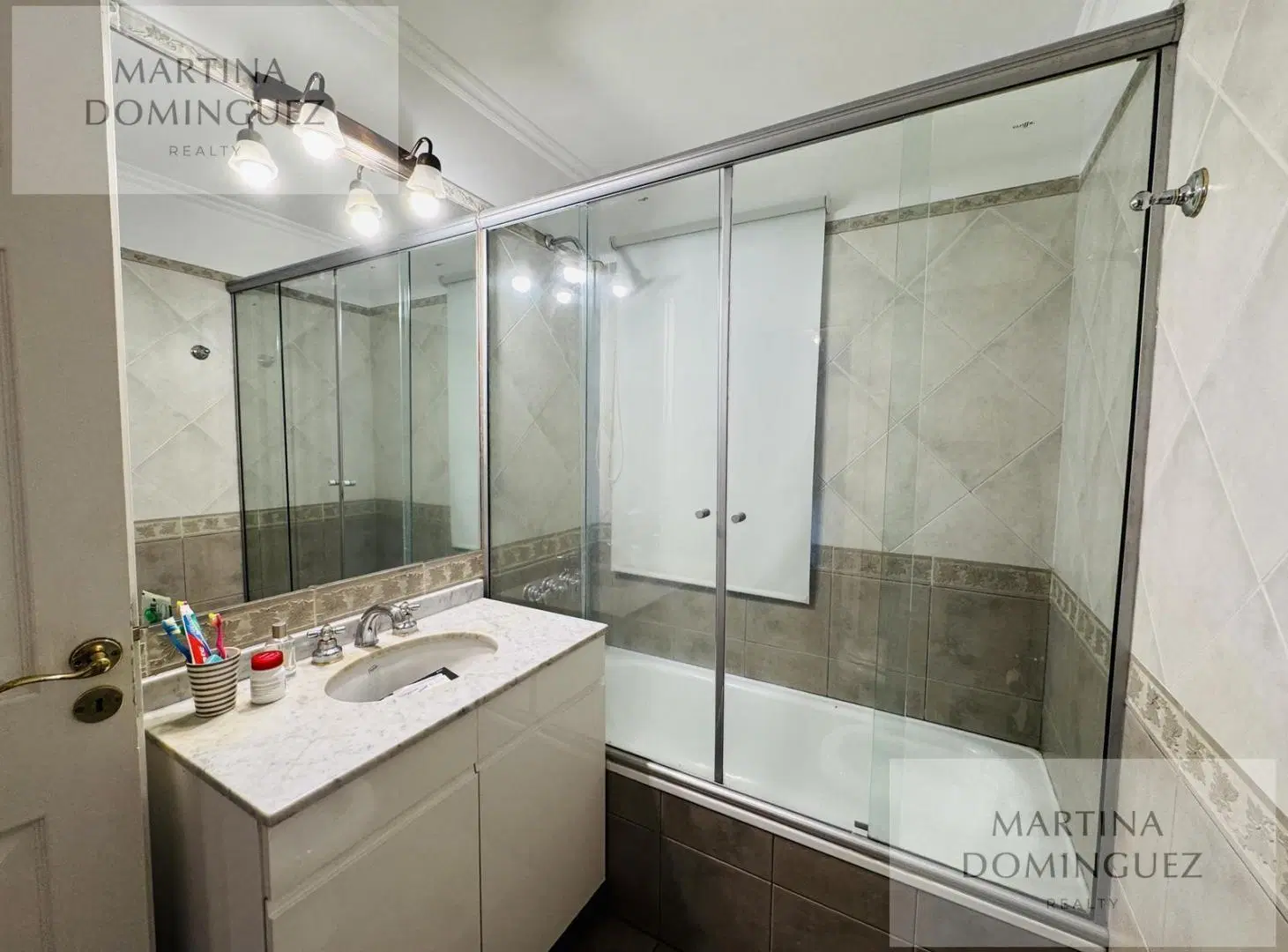 Casa en venta-  5 dormitorios -Escritorio-Pileta - Barrio San Jorge Village 2