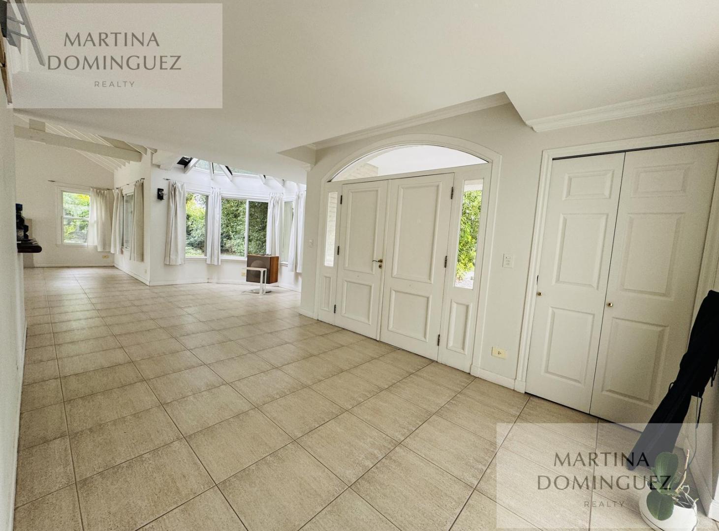 Casa en venta- 5 dormitorios -Escritorio-Pileta - Barrio San Jorge Village