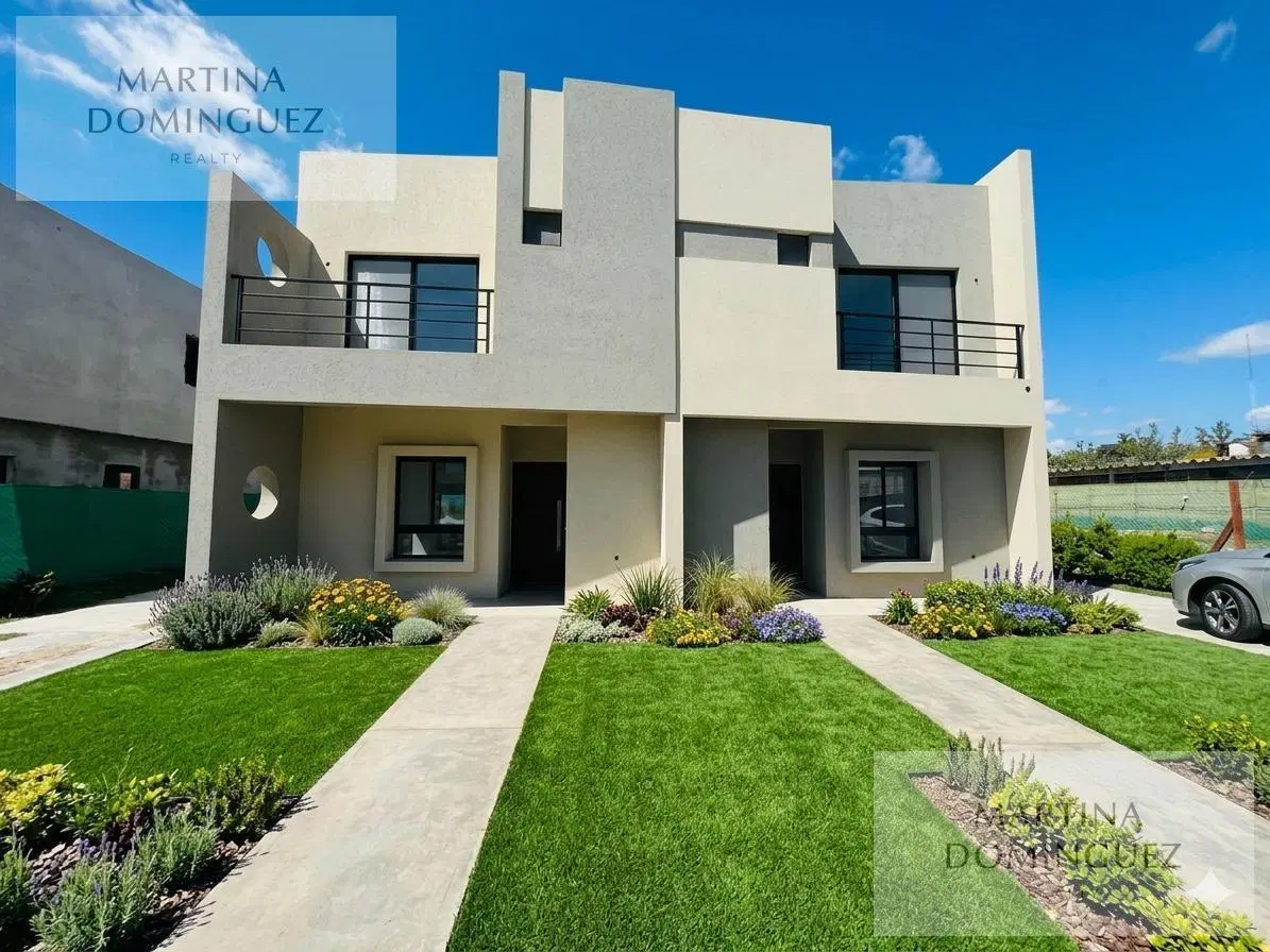 Venta duplex -Spring Park - Pilar - 3/4ambientes -  sum - canchas de pádel - pileta - futbol . 2