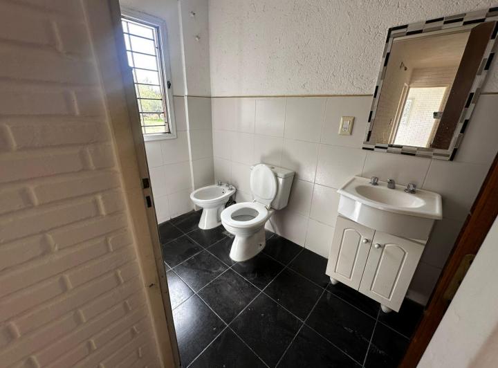 ALQUILER CASA 2 DORM - ARGUELLO 4
