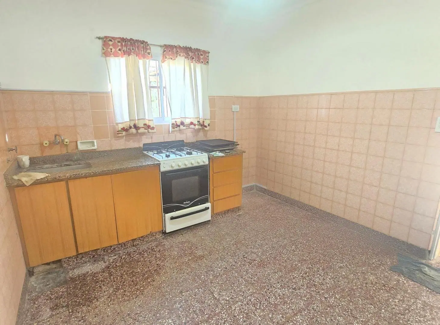 Casa en Alquiler en Villa Primera 5