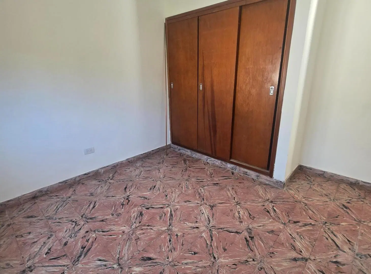 Casa en Alquiler en Villa Primera 4