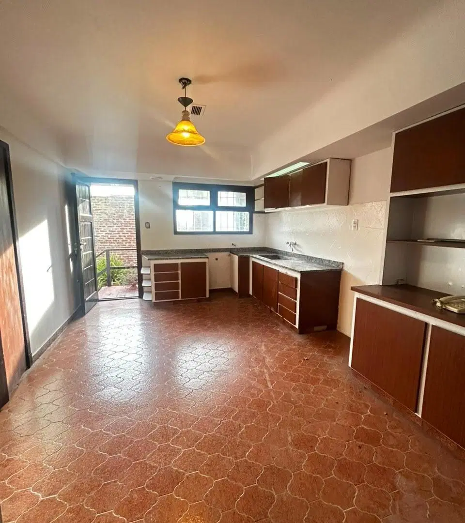 Casa en Venta en Pompeya 3