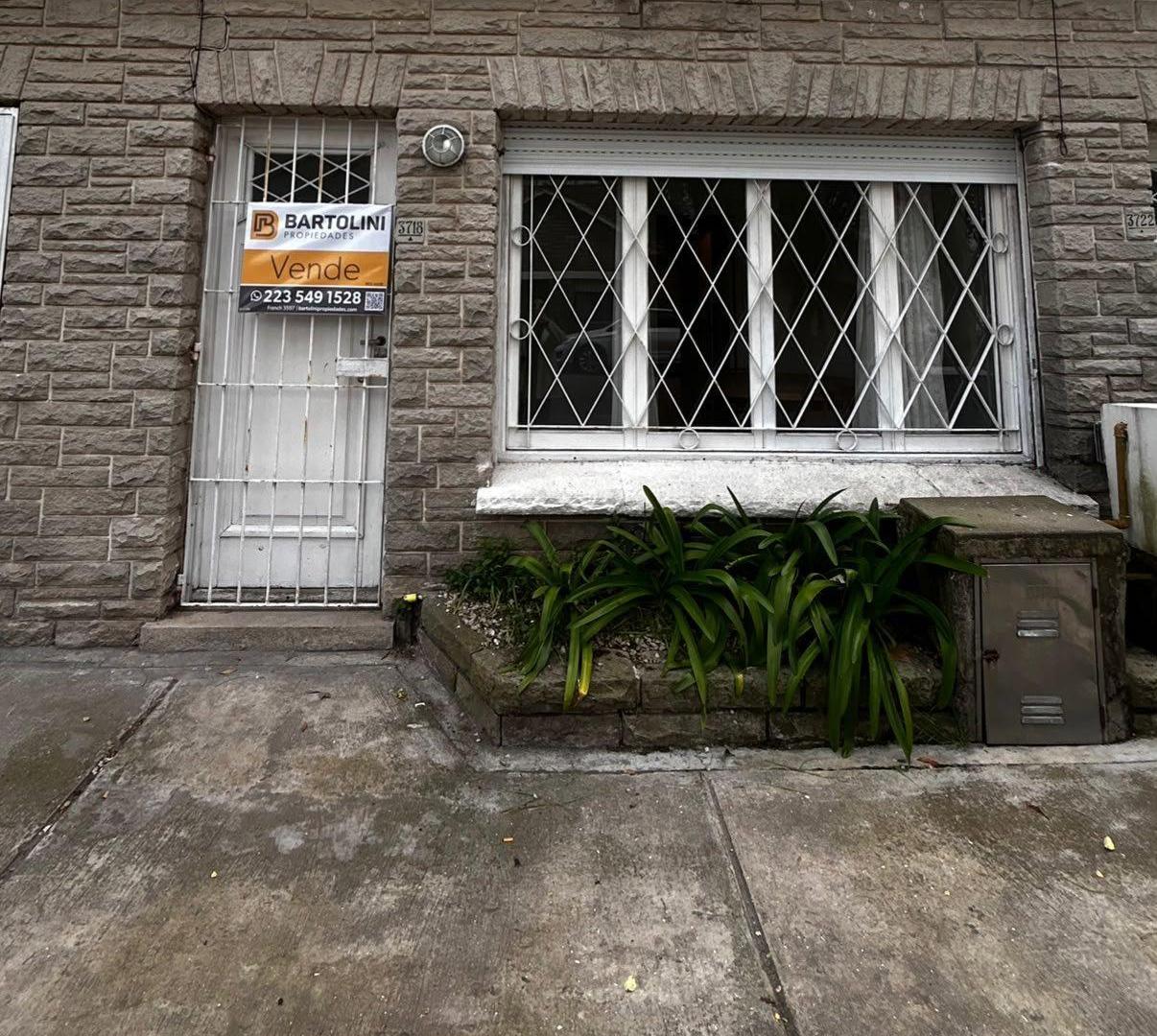 Foto de PH en Venta en Parque Luro, imagen 3