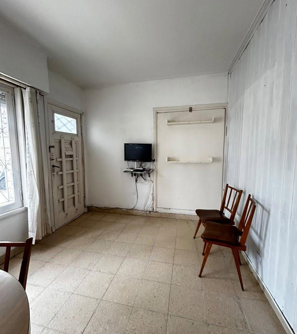 Foto de PH en Venta en Parque Luro, imagen 2