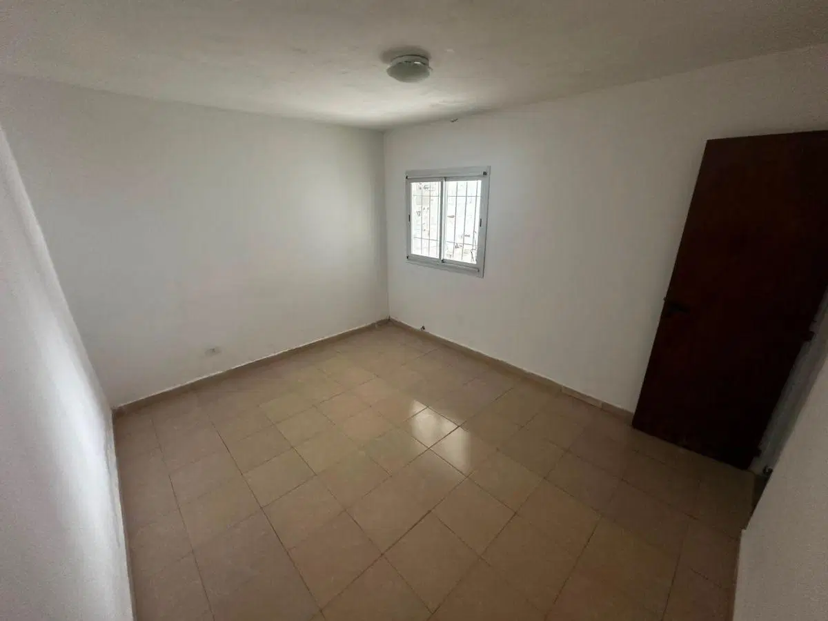 Departamento en una planta: 2dormitorios. Garaje. B° La Quinta 2