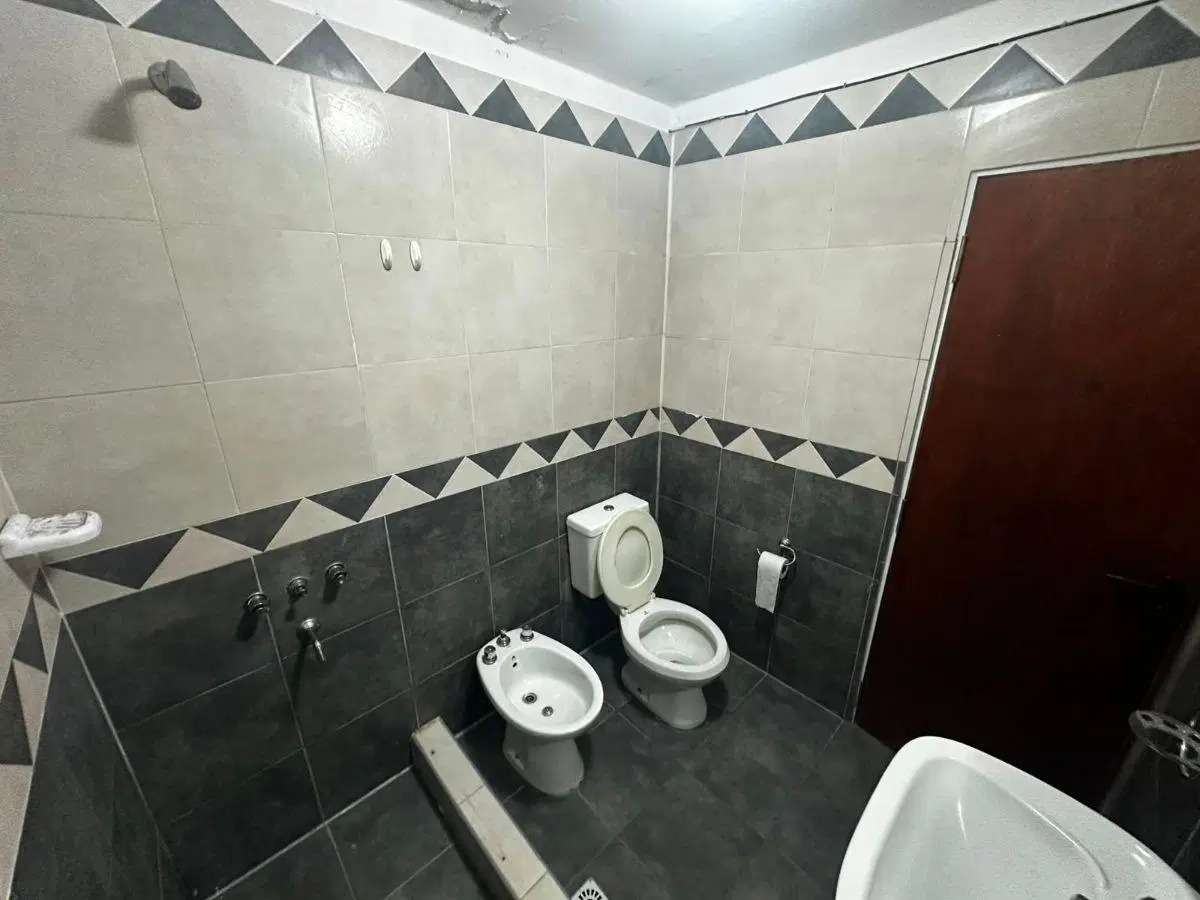 Departamento en una planta: 2dormitorios. Garaje. B° La Quinta 1
