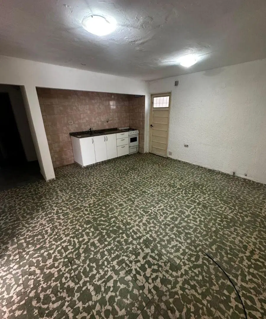 Departamento en una planta: 2dormitorios. Garaje. B° La Quinta 5