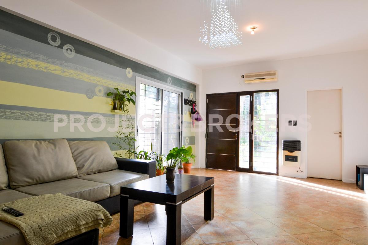 Moderna casa en venta en Ituzaingo Norte