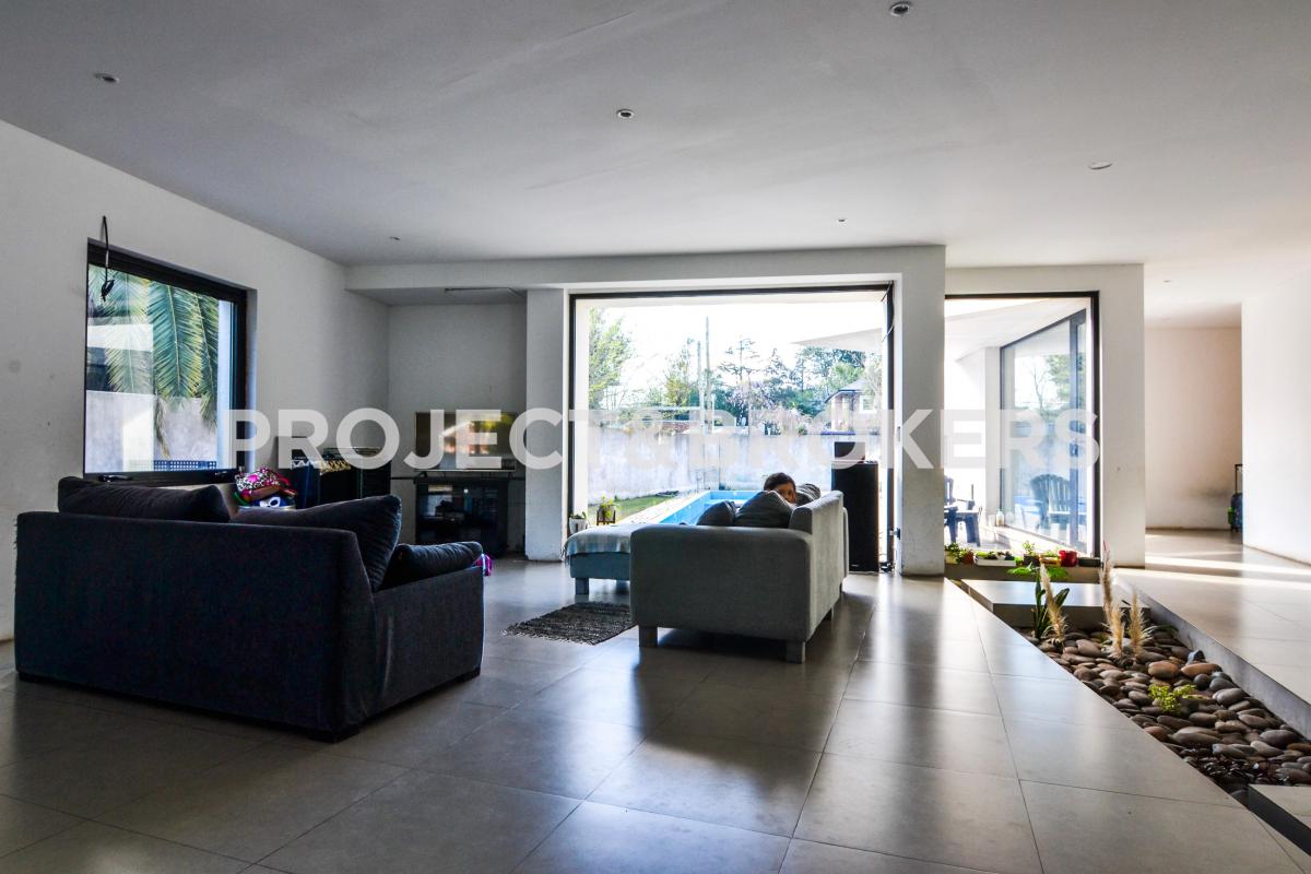 Maravillosa casa en Parque Leloir