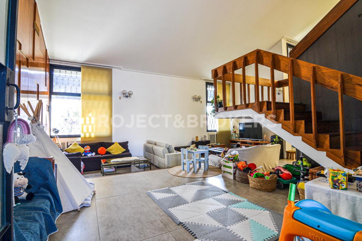Exclusica casa de estilo en Castelar Norte