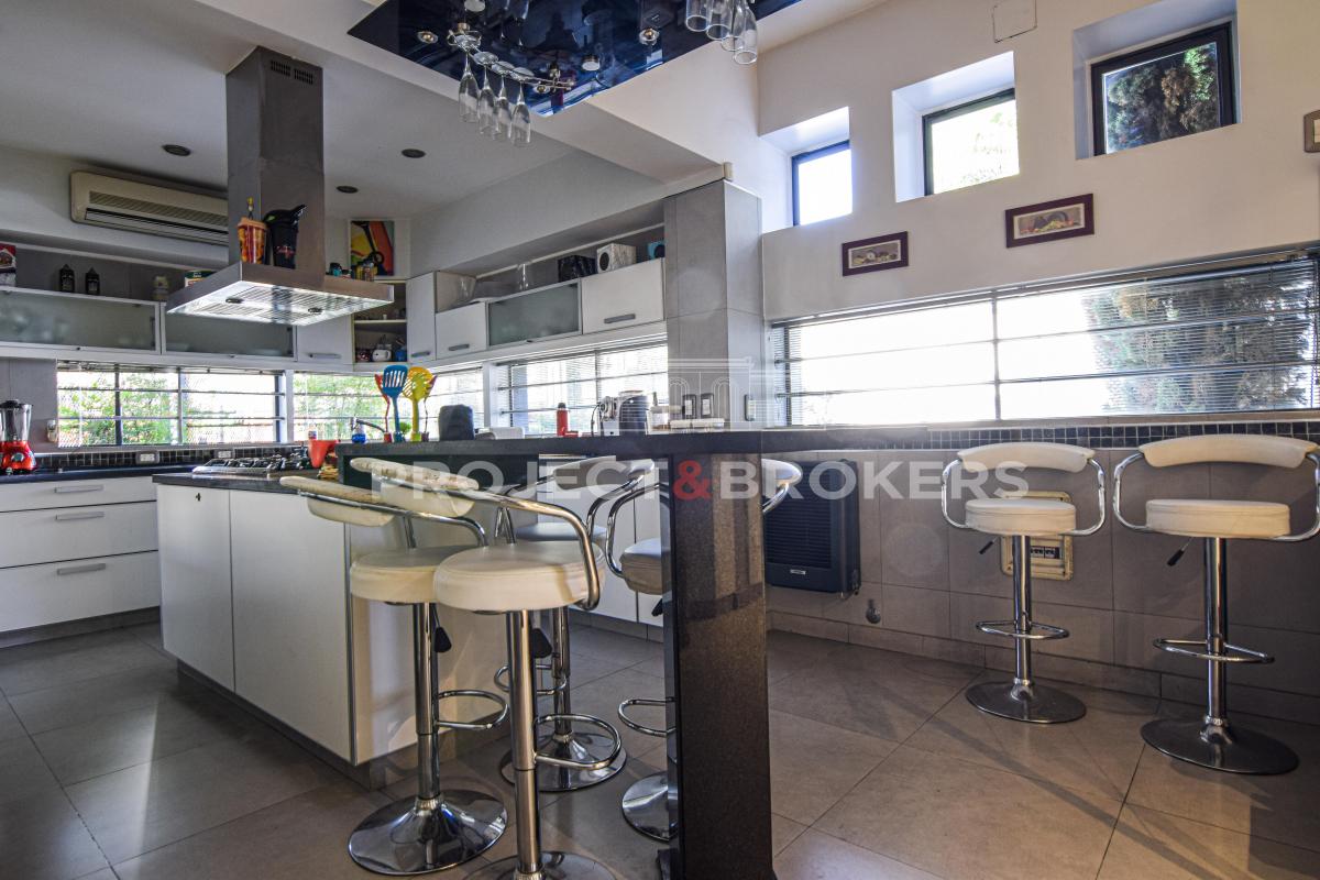 Espectacular Casa en Castelar Norte 1