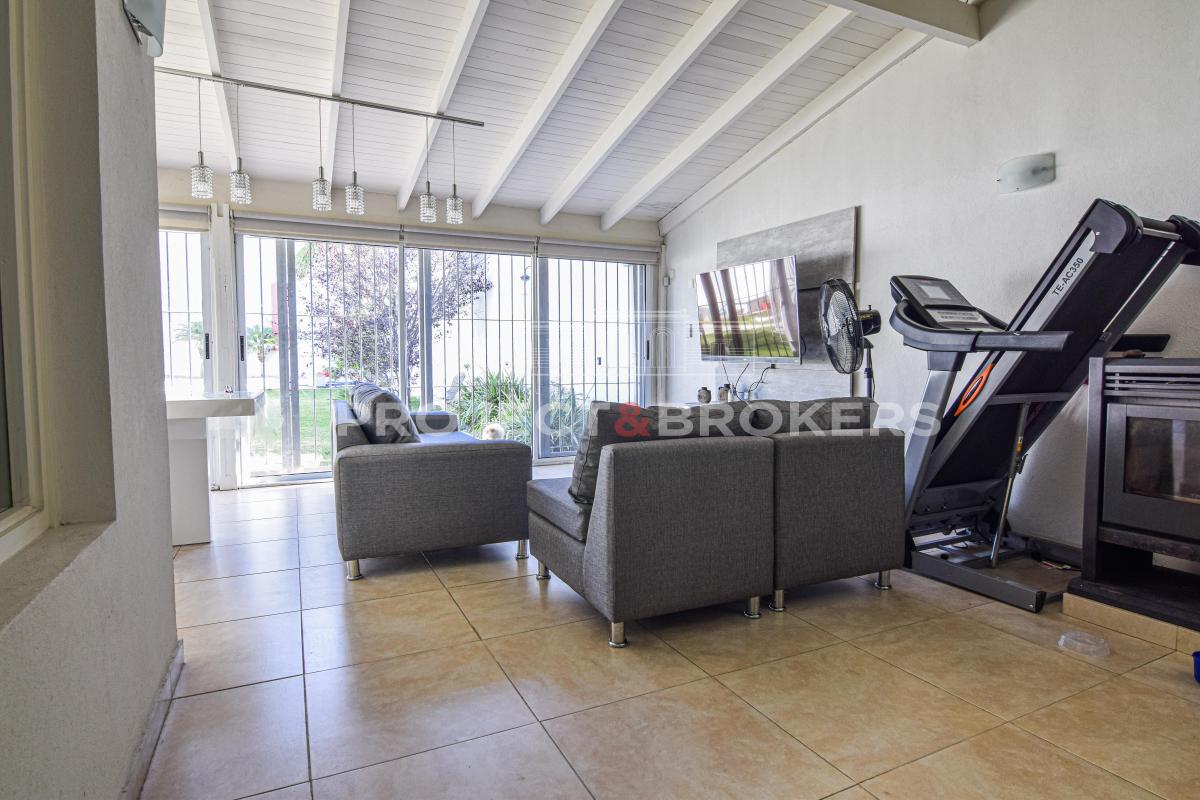 Espectacular Casa en Castelar Norte 5