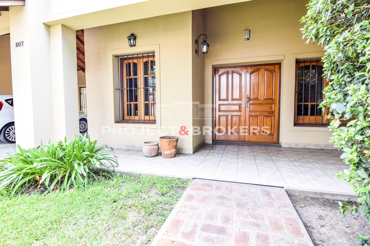 Chalet de Estilo en Venta en Ituzaingo Norte 3