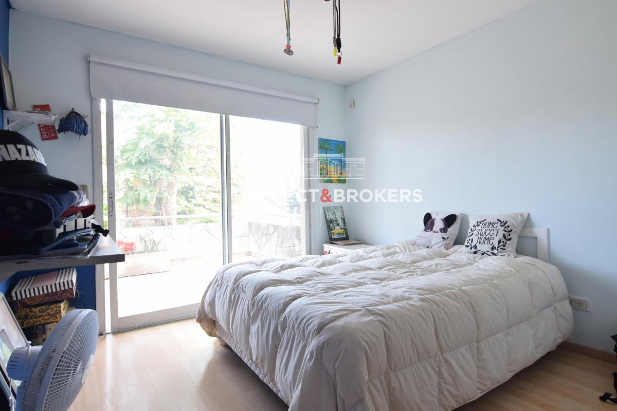 Espectacular Casa en Venta en Castelar 5