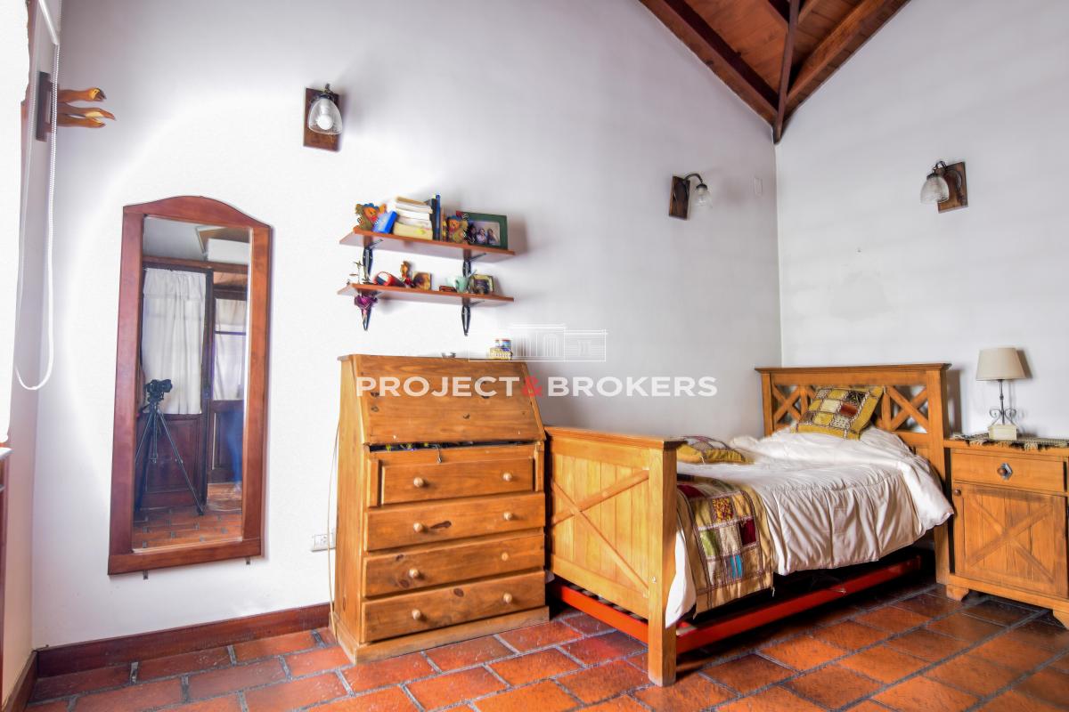 Encantadora Casa Rústica en Ituzaingo Norte 3