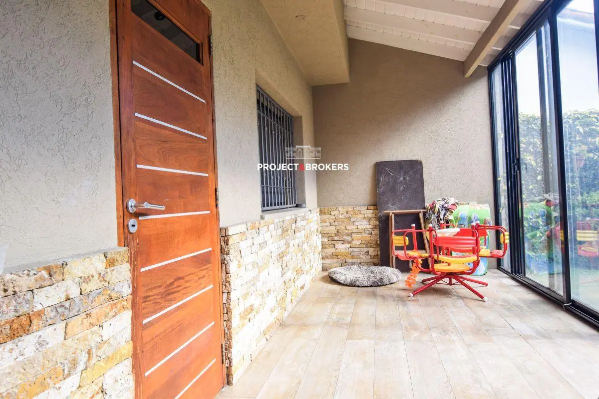 casa completamente actualizada en Castelar Norte 5