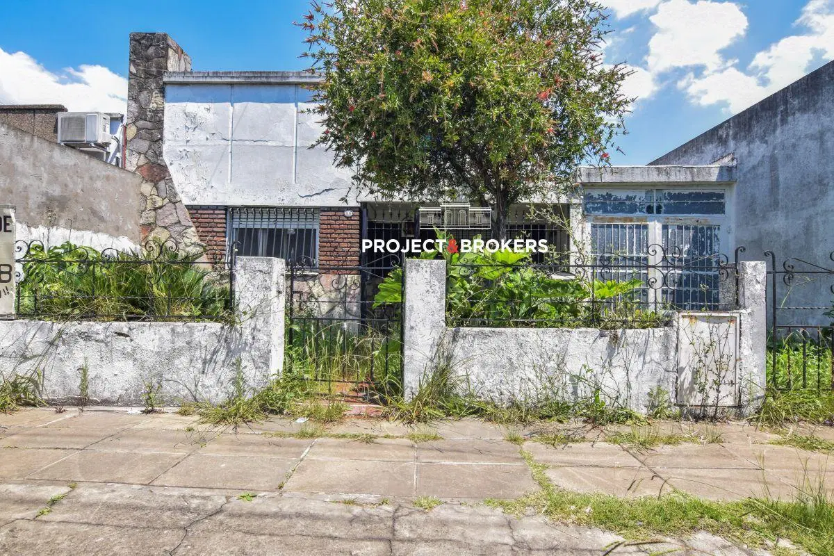 casa a refaccionar en castelar norte 1