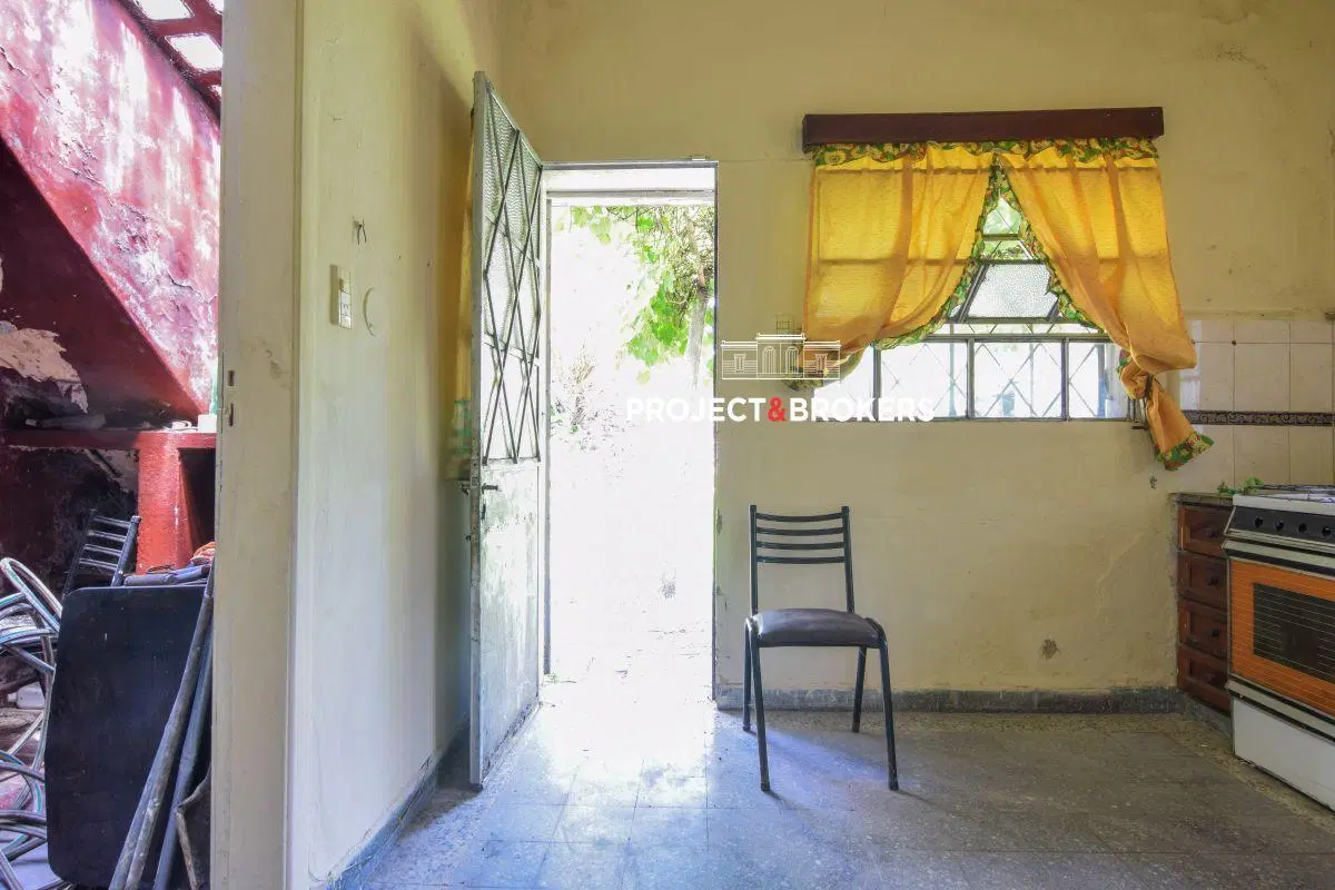 casa a refaccionar en castelar norte 3