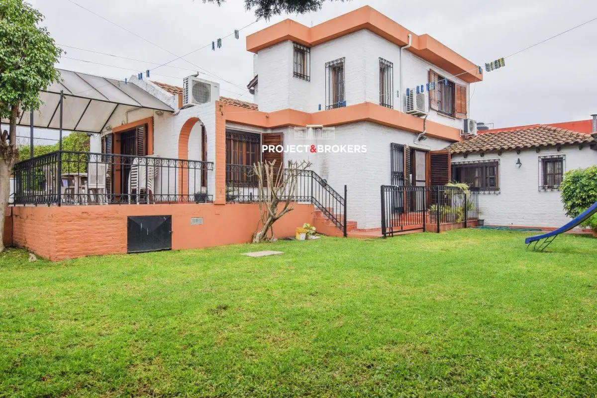 Maravillosa casa en Ituzaingo Norte 3