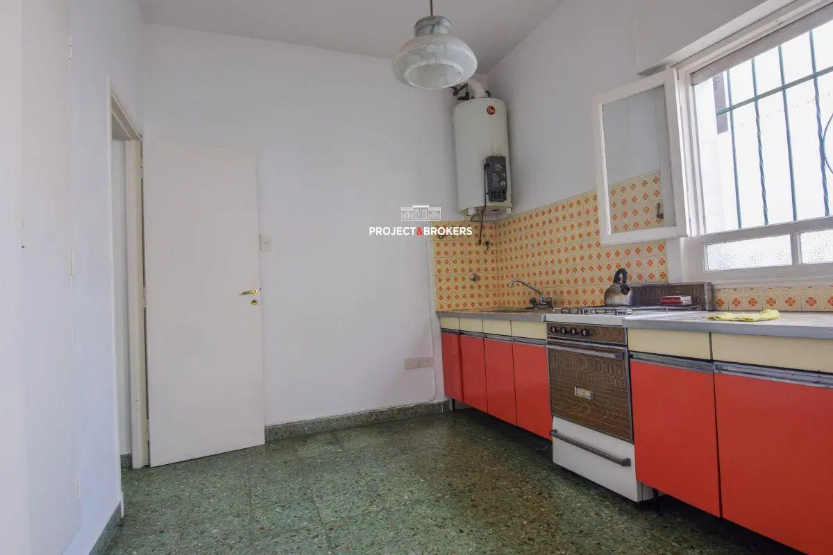 Casa en venta en Castelar 2