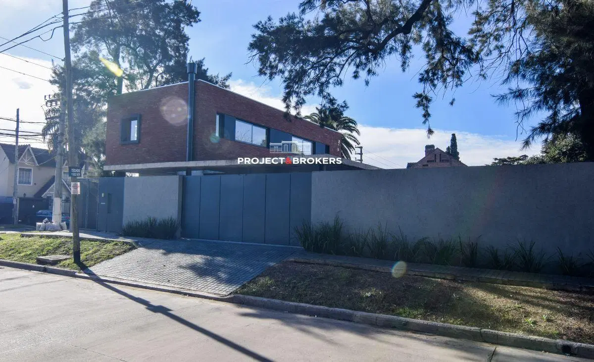 Espectacular casa en Castelar Norte 2