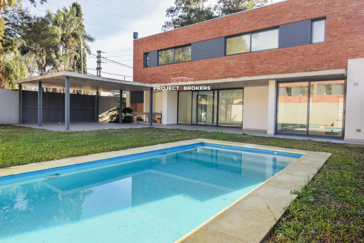Espectacular casa en Castelar Norte 3