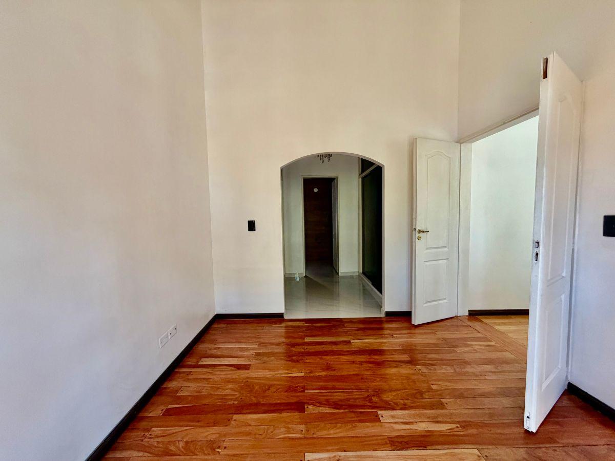 Foto de Espectacular casa en venta en Castelar Norte, imagen 1