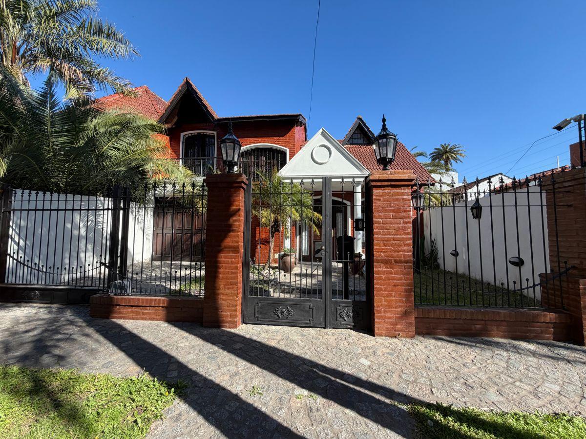 Foto de Espectacular casa en venta en Castelar Norte, imagen 4