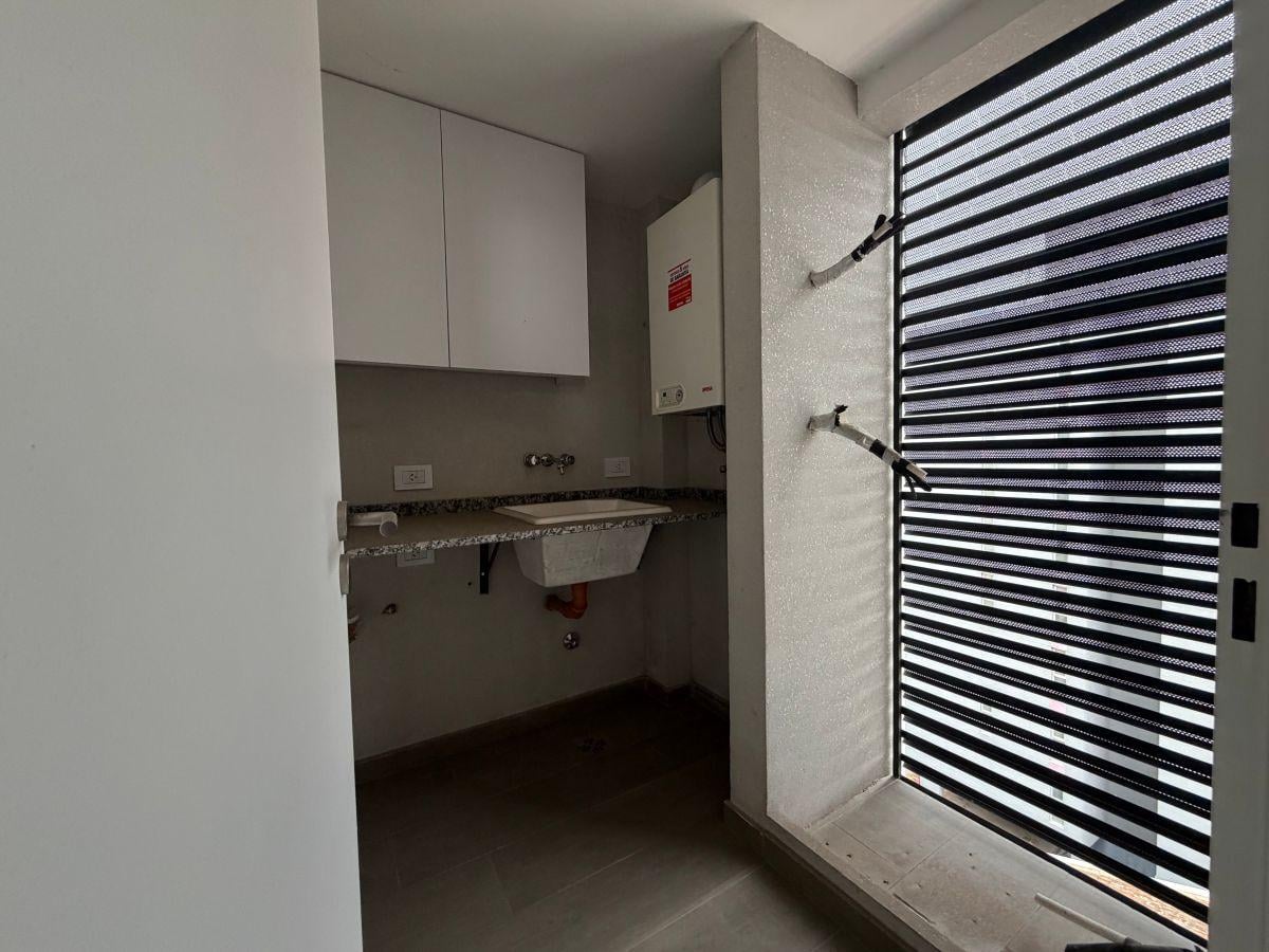 Foto de Departamento 3 ambientes de categoría en Ituzaingó Norte, imagen 5