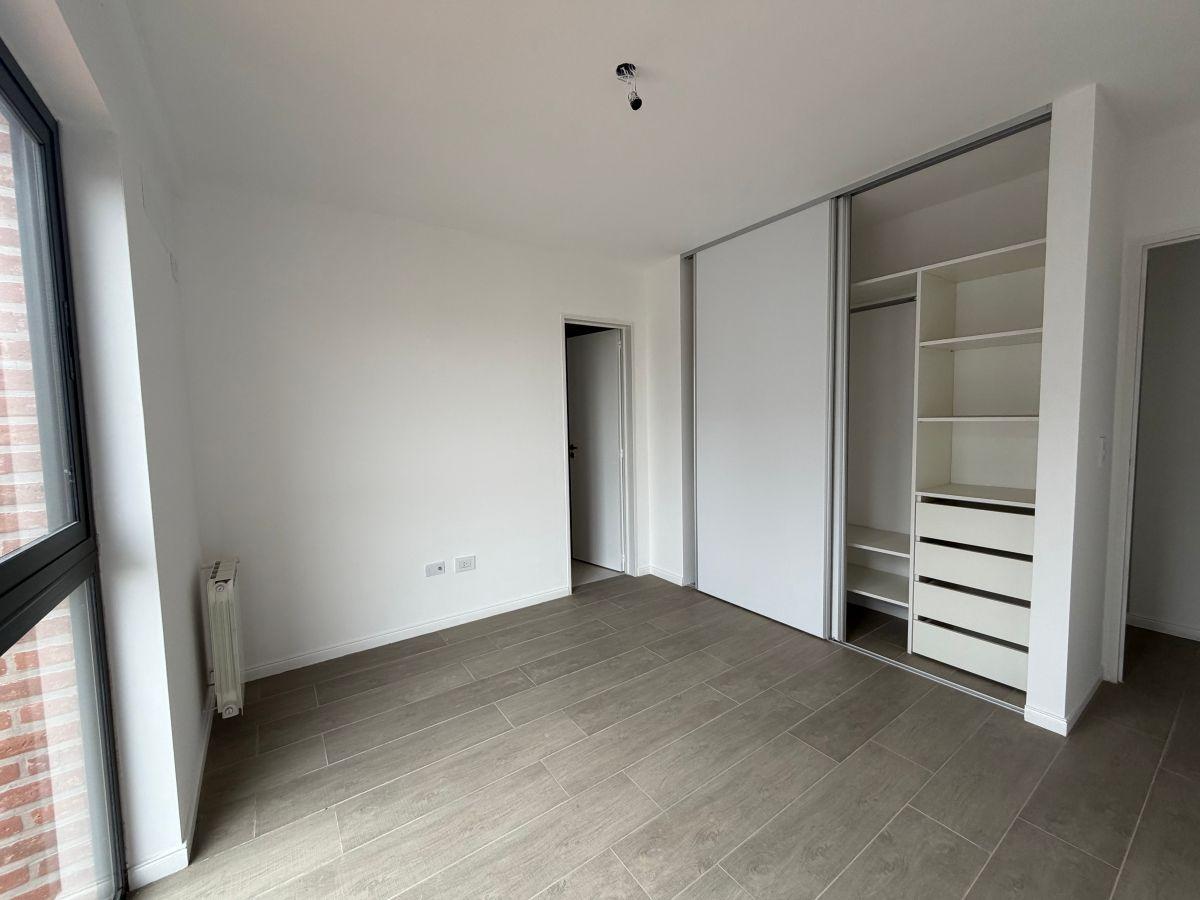 Foto de Departamento 3 ambientes de categoría en Ituzaingó Norte, imagen 4
