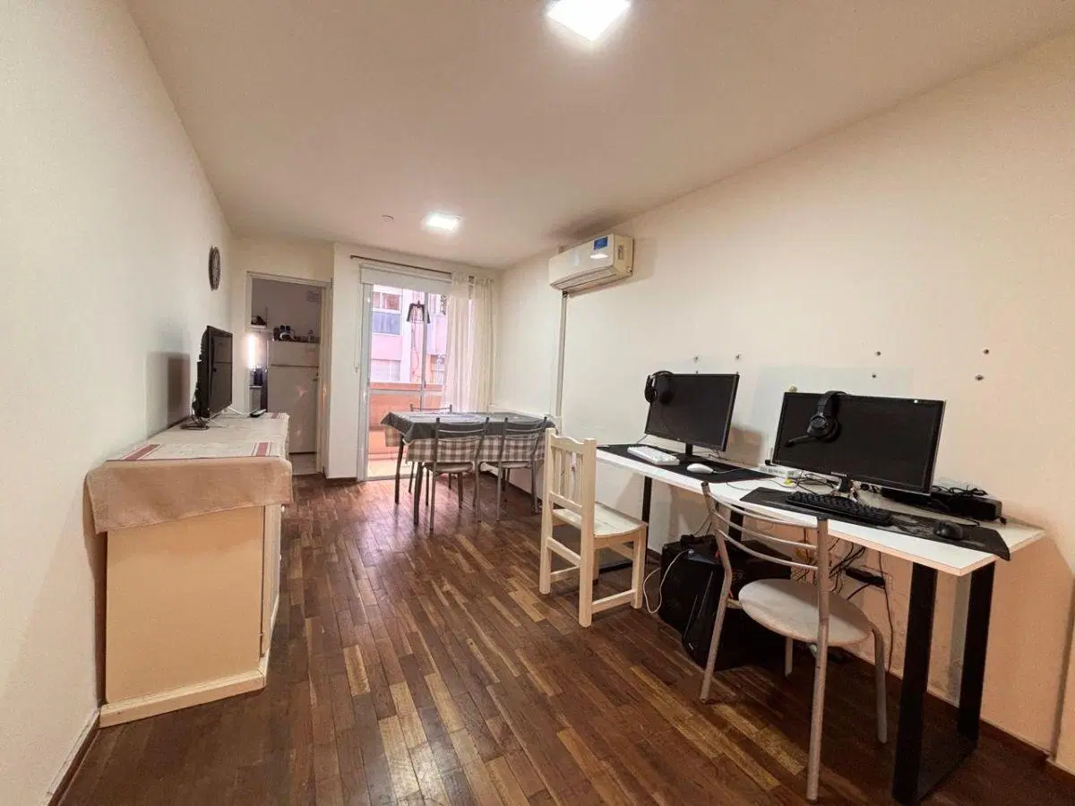 APTO CREDITO- 1 dormitorio y 2 balcones.- 2