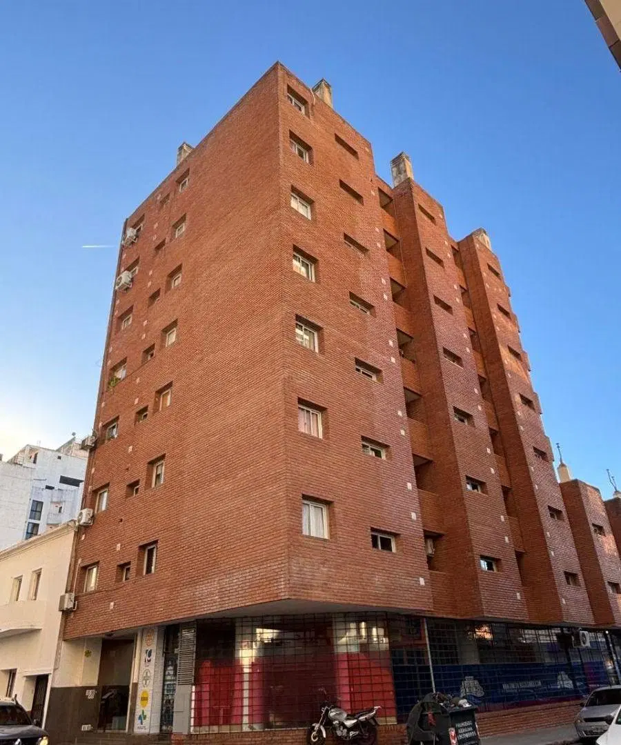 APTO CREDITO- 1 dormitorio y 2 balcones.- 5