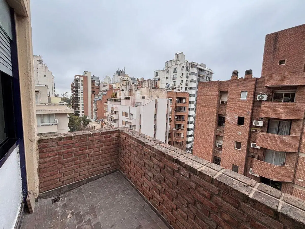 1 dormitorio con balcon- A mts de las Tejas 1