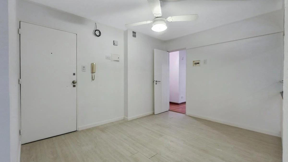 Venta Departamento 4 Ambientes Balcón Cochera en Belgrano. 4