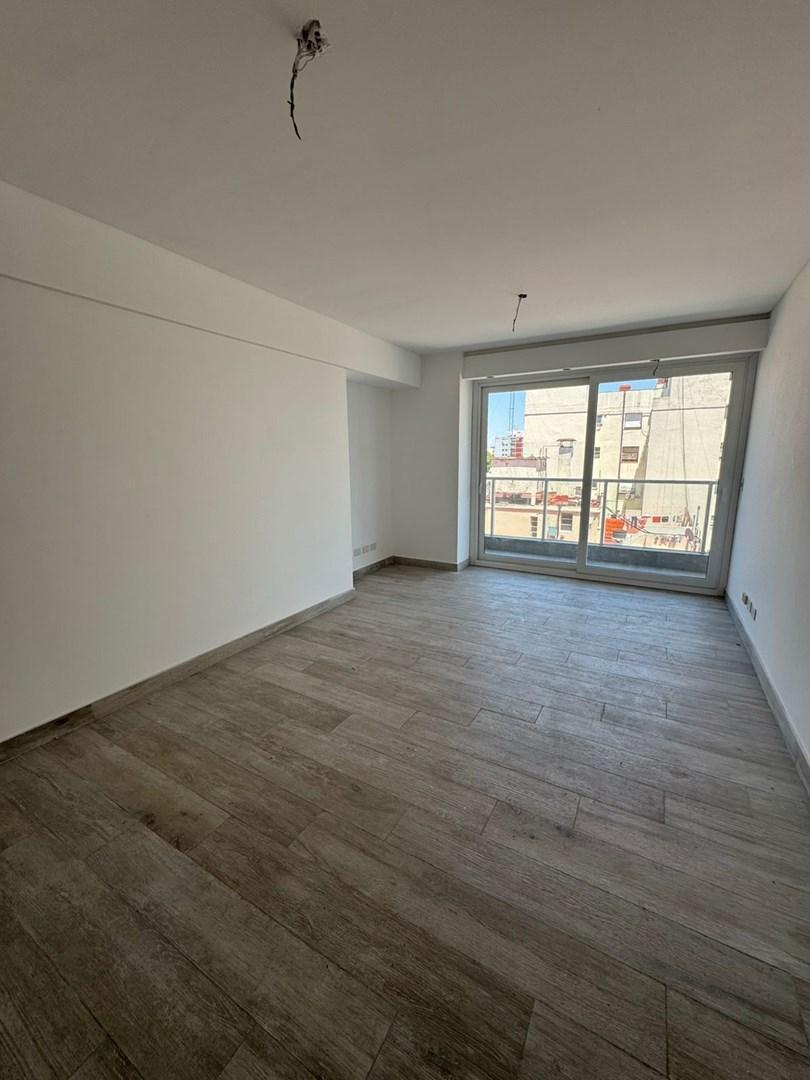 Foto de Departamento en Venta 2 ambientes balcón cochera en Flores, Capital, imagen 4
