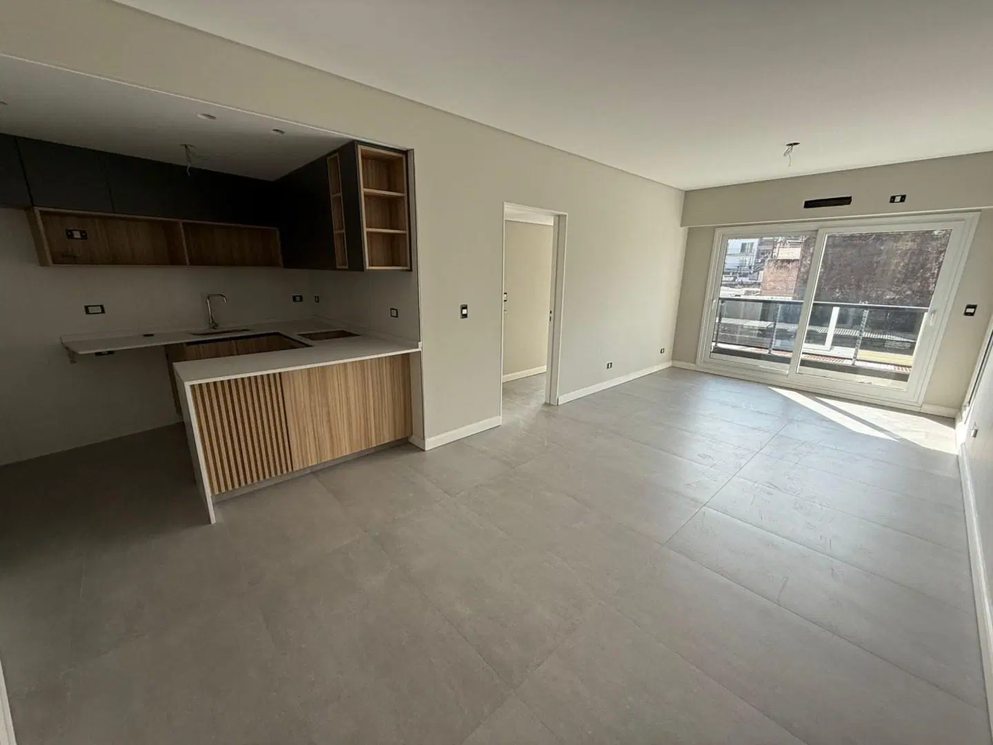 Departamento en Venta 2 ambientes con balcón, toilette y baño en suite a estrenar  en Almagro, Capit 4