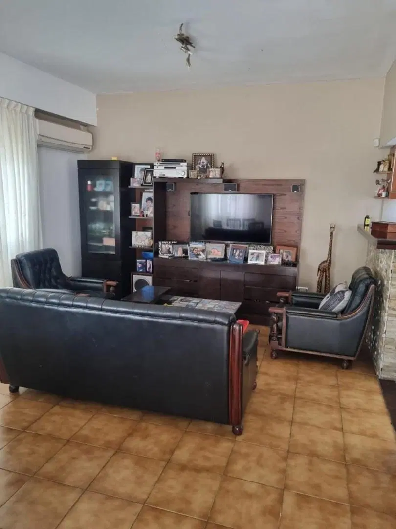 Casa en Venta 3 ambientes + escritorio, patio, cochera y terraza  en Monte Castro, Capital Federal, 8
