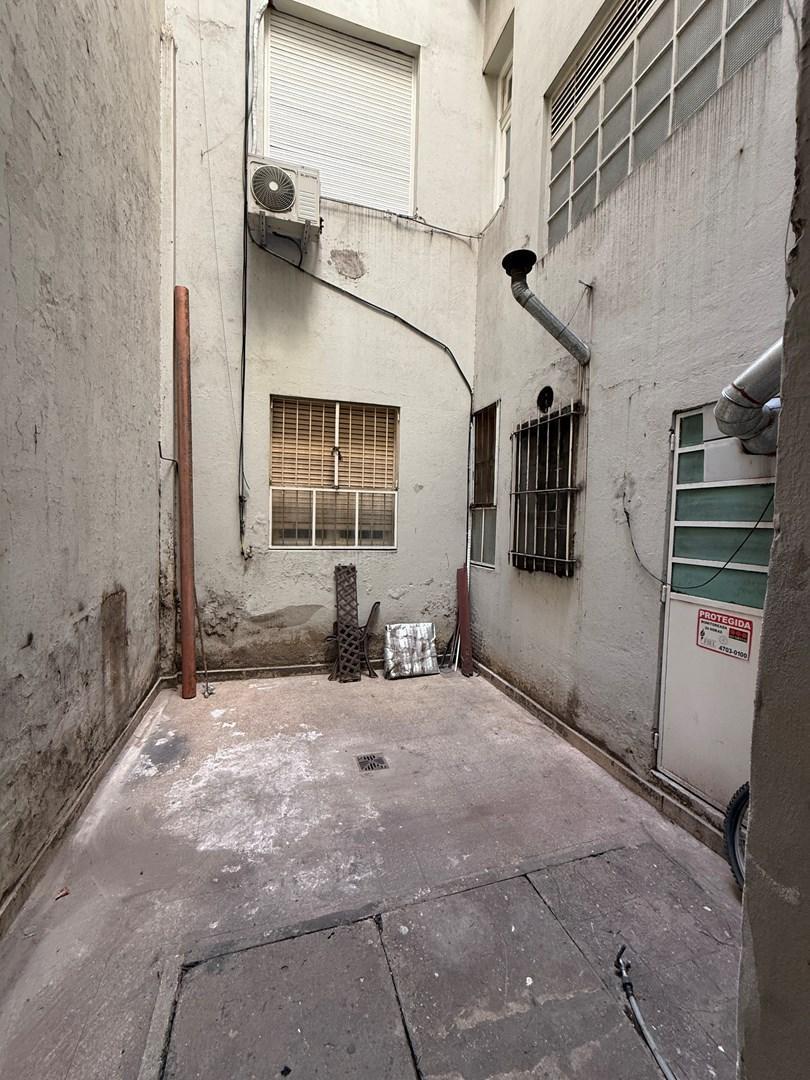 Foto de ALQUILER LOCAL COMERCIAL EN BELGRANO BARRIO CHINO CON PATIO! Apto, imagen 2