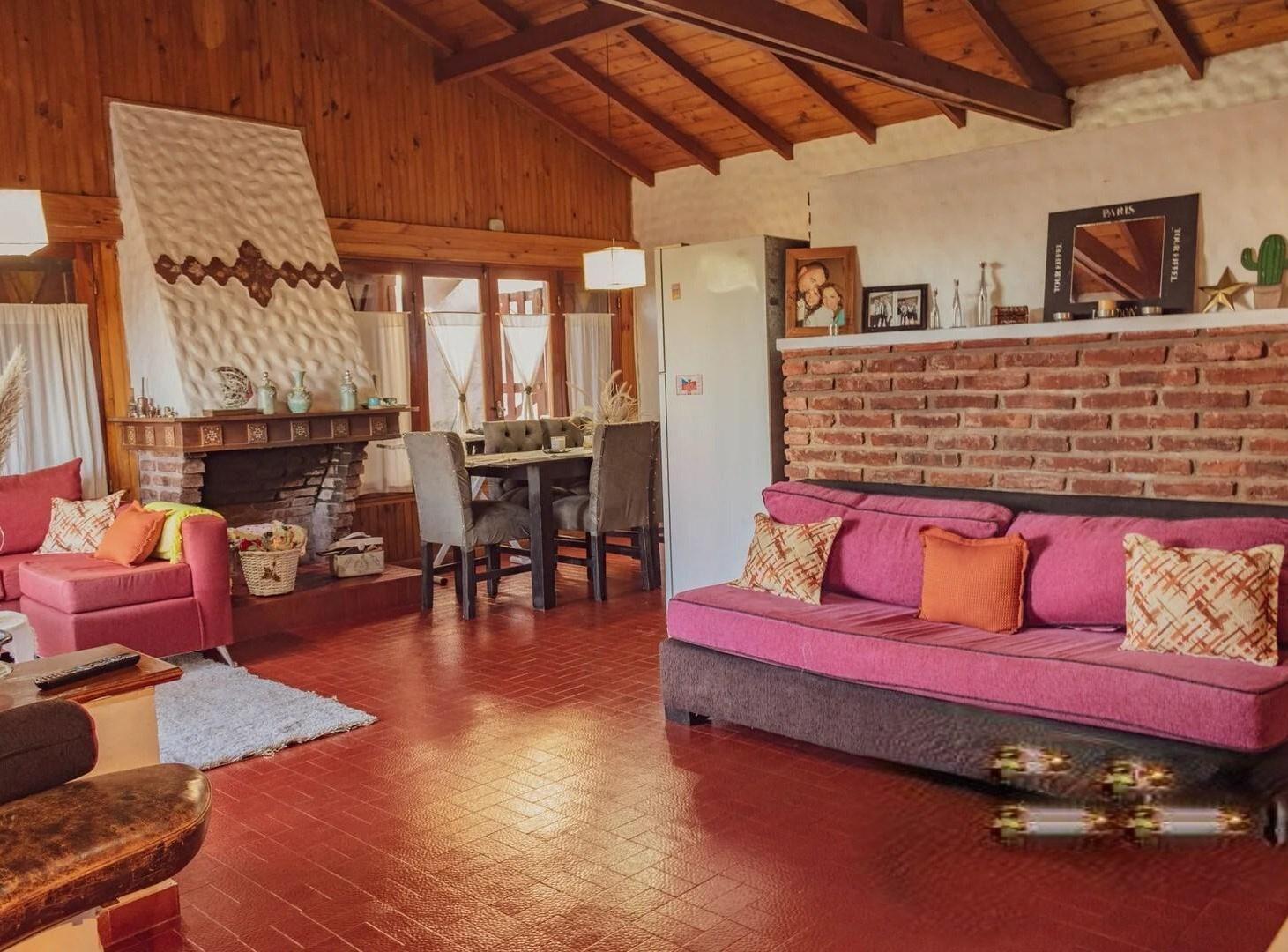 Casa Chalet  en Venta en Villa Gesell, Costa Atlántica, Buenos Aires