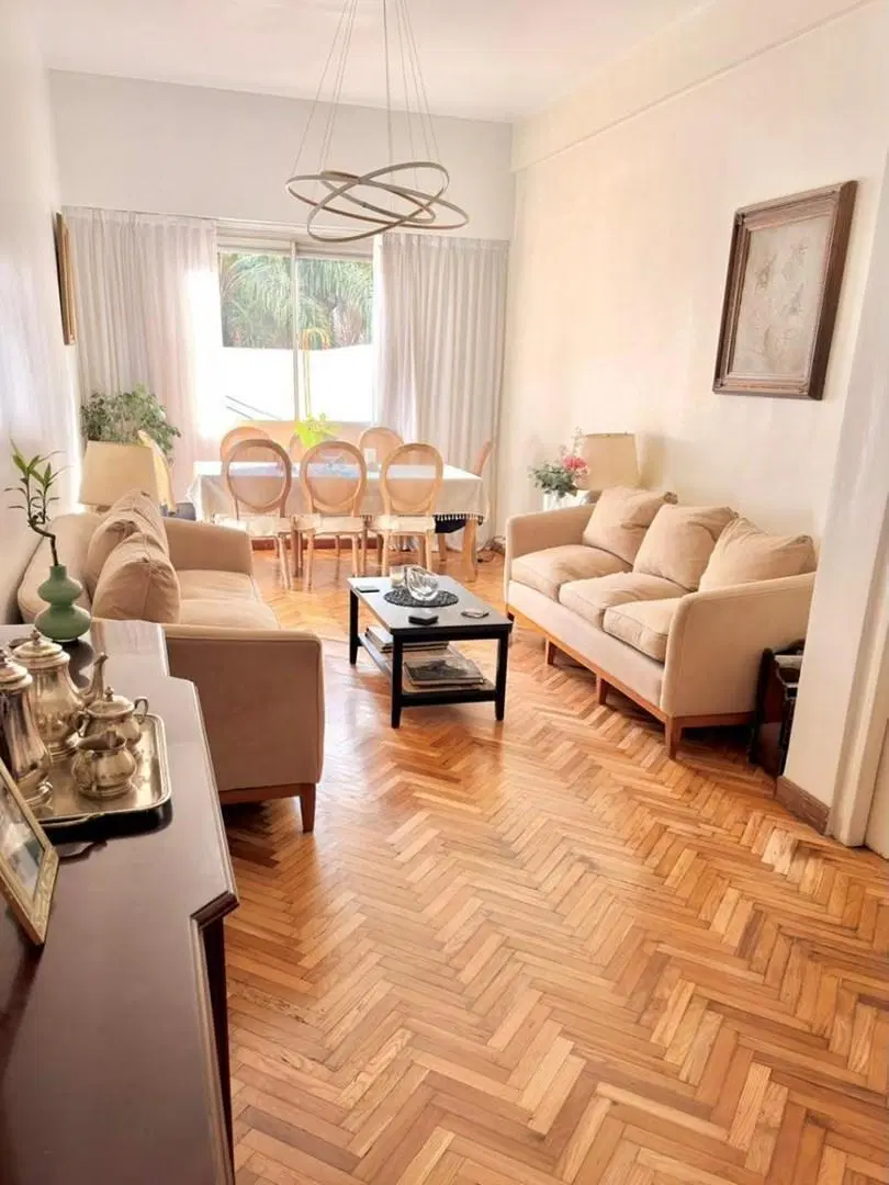 Departamento en venta en Recoleta de 101 m² con tres dormitorios y pisos de parquet 2