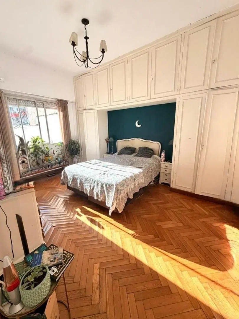 Departamento en venta en Recoleta de 101 m² con tres dormitorios y pisos de parquet 3