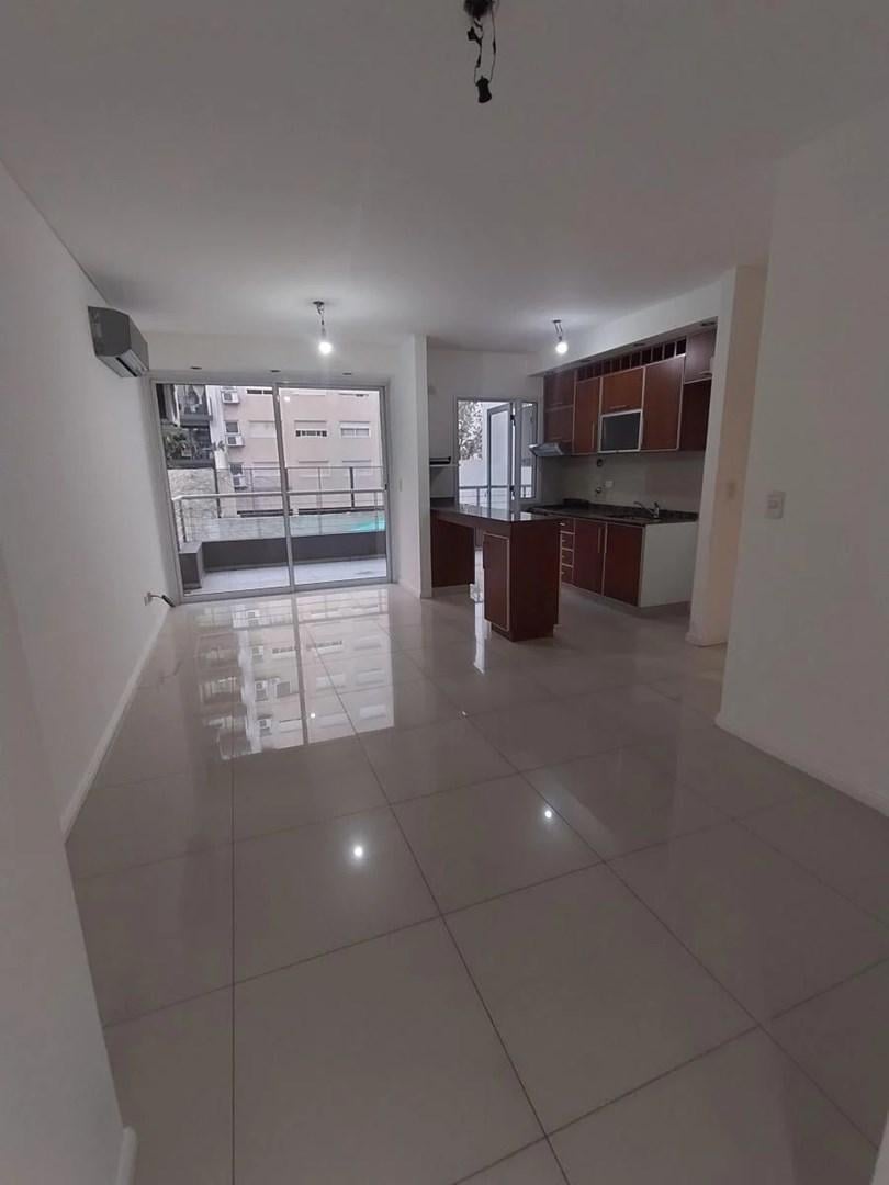 Foto de VENTA DEPARTAMENTO 2 AMBIENTES CON BALCON EN CABALLITO + COCHERA, imagen 1