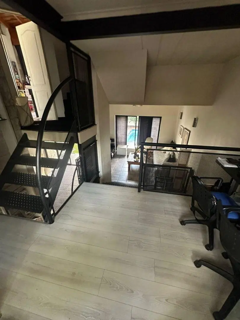 VENTA CASA 4 AMBIENTES CON PILETA, JARDÍN Y COCHERA EN VILLA DEVOTO 5