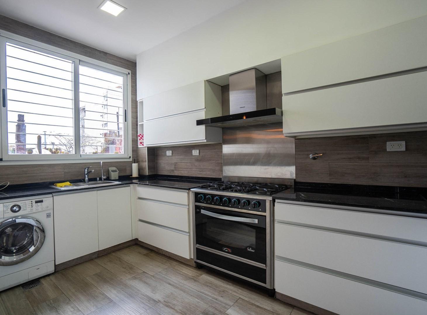 Foto de PH tipo casa en Venta 6 ambientes con terraza, patio y balcón en Villa Urquiza, Capital Federal, Bue, imagen 5