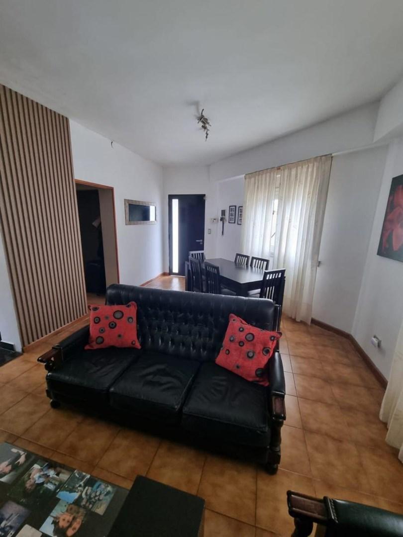 Foto de Casa en Venta 3 ambientes + escritorio, patio, cochera y terraza en, imagen 2