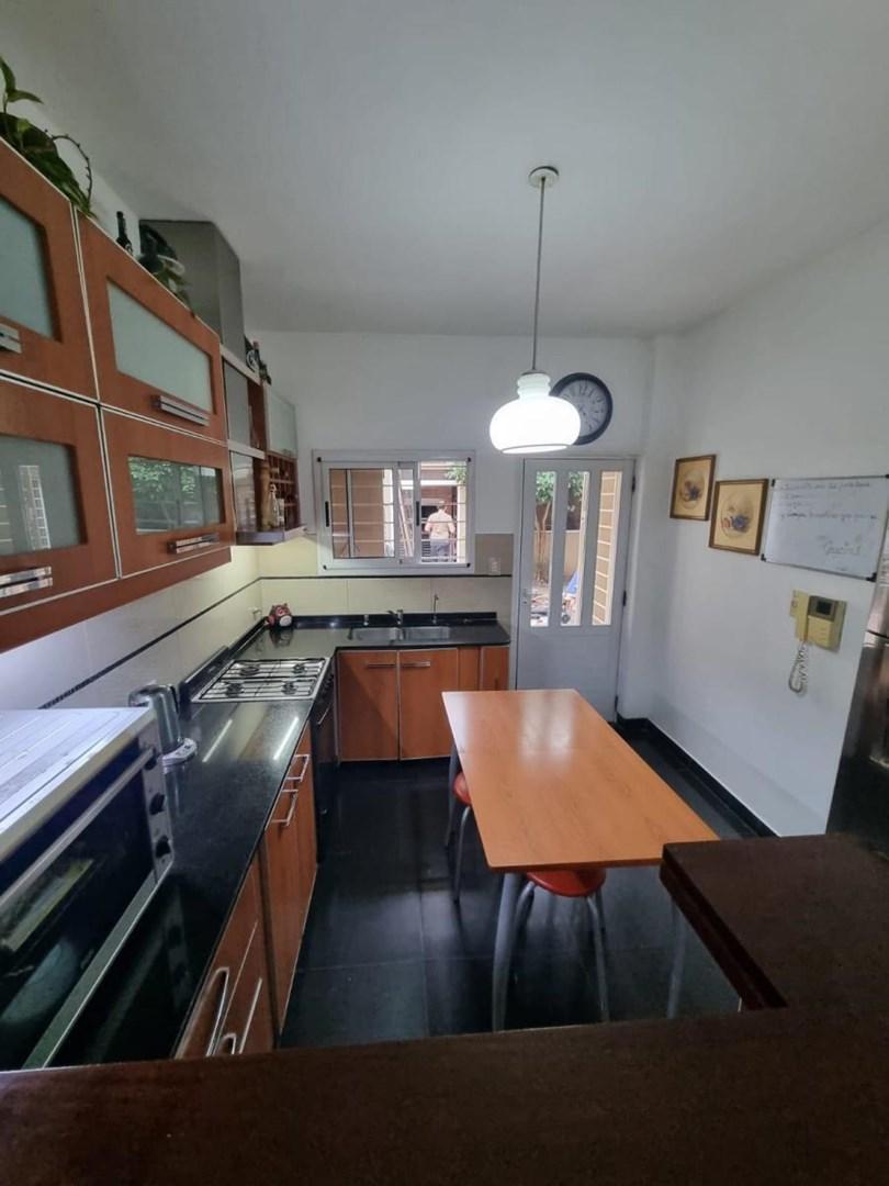 Foto de Casa en Venta 3 ambientes + escritorio, patio, cochera y terraza en, imagen 5