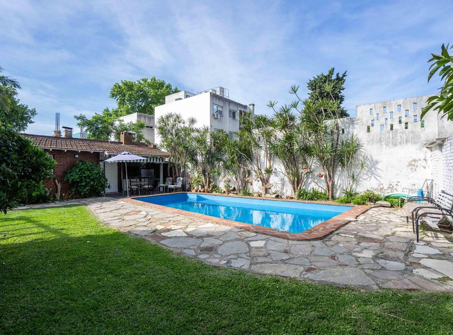 Foto de Casa Chalet en Venta 4 ambientes con jardín y pileta en San Isidro, imagen 1